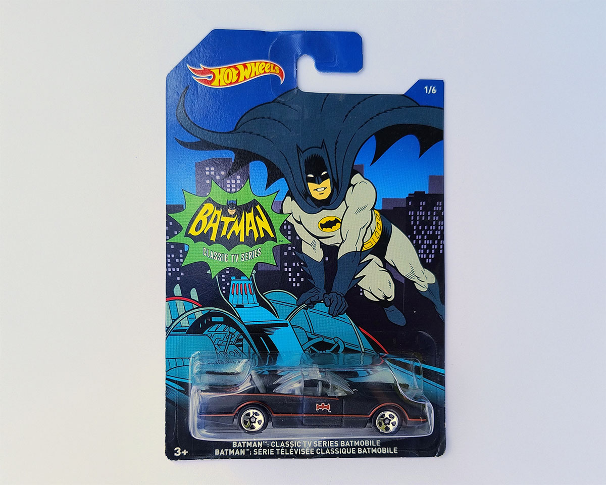 Batman-Classic-TV-Series-Batmobile-Productos_Blister_ScaleVerse