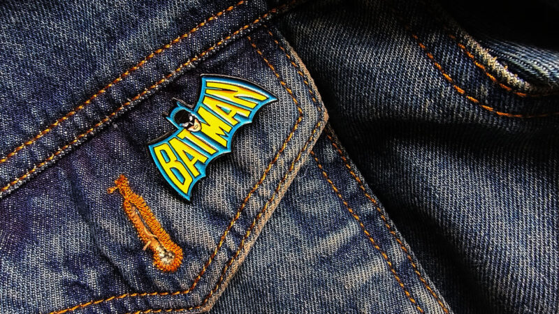 Pin-Batman-ScaleVerse-Fondo-Jacket