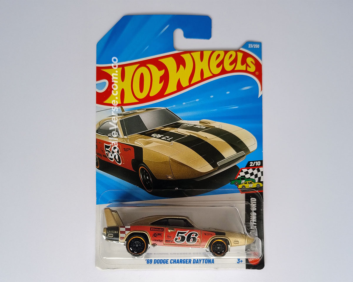 Hot Wheels ´69 Dodge Charger Daytona Metalflake Gold HW Starting Grid 2026 escala 1:64