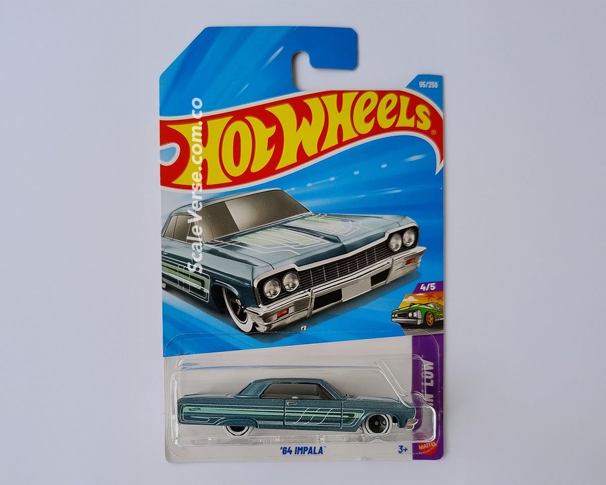 Hot Wheels ´64 Impala 2026 de la serie Layin´ Low, vehículo casting estilo lowrider en color azul metálico.